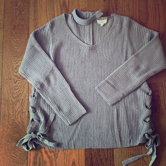 Sweaters - Light Purple/ Taupe Choker Sweater 🤍🌟